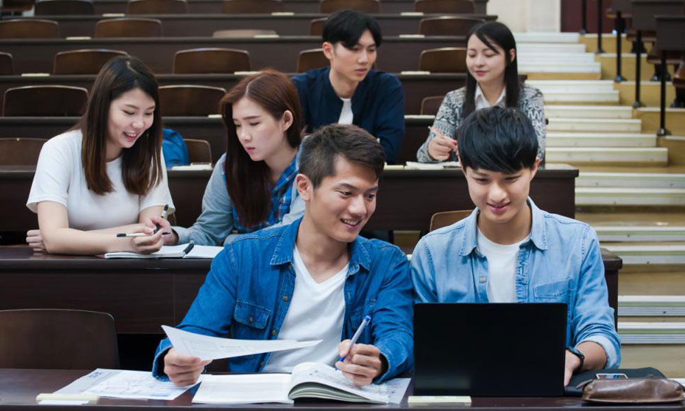 Real Experiences of Students Who Study in China